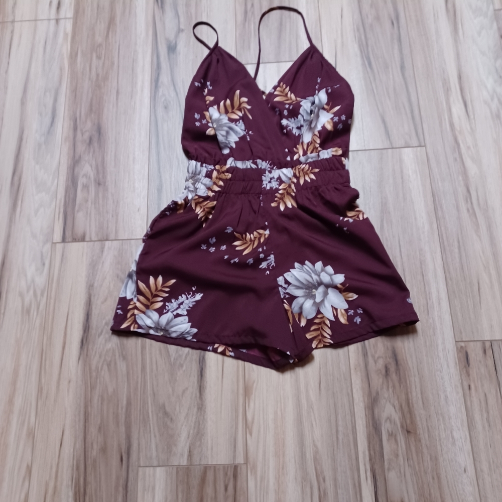 4B - Fashion Nova Romper Size Small